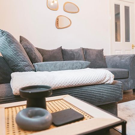 Mideyah Stays - 3 Bed Comfy House カーディフ エクステリア 写真