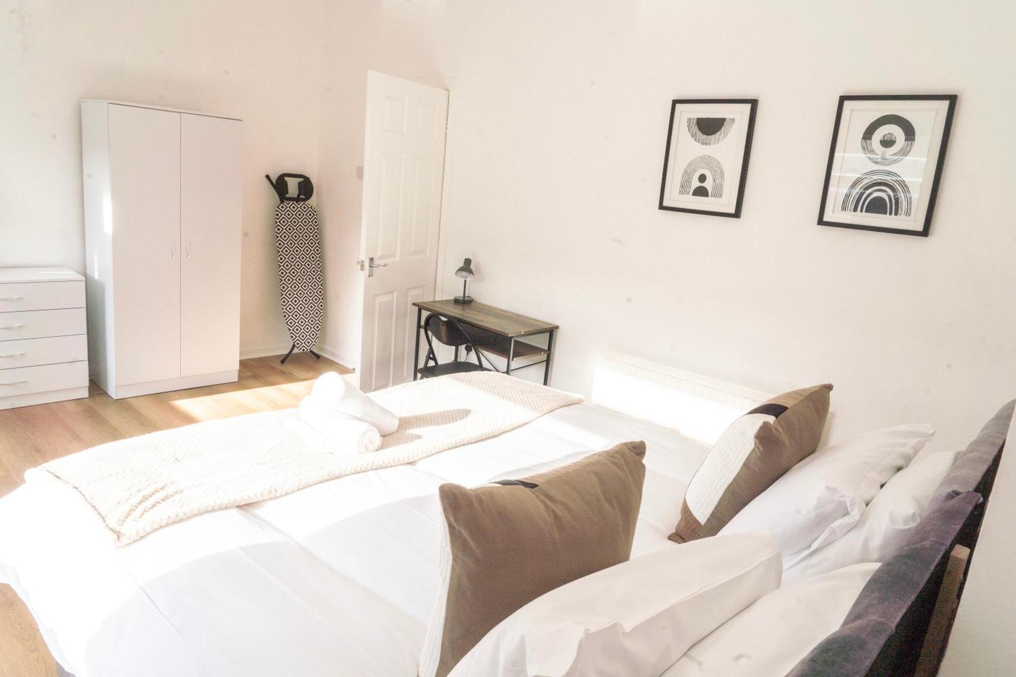 Mideyah Stays - 3 Bed Comfy House カーディフ エクステリア 写真