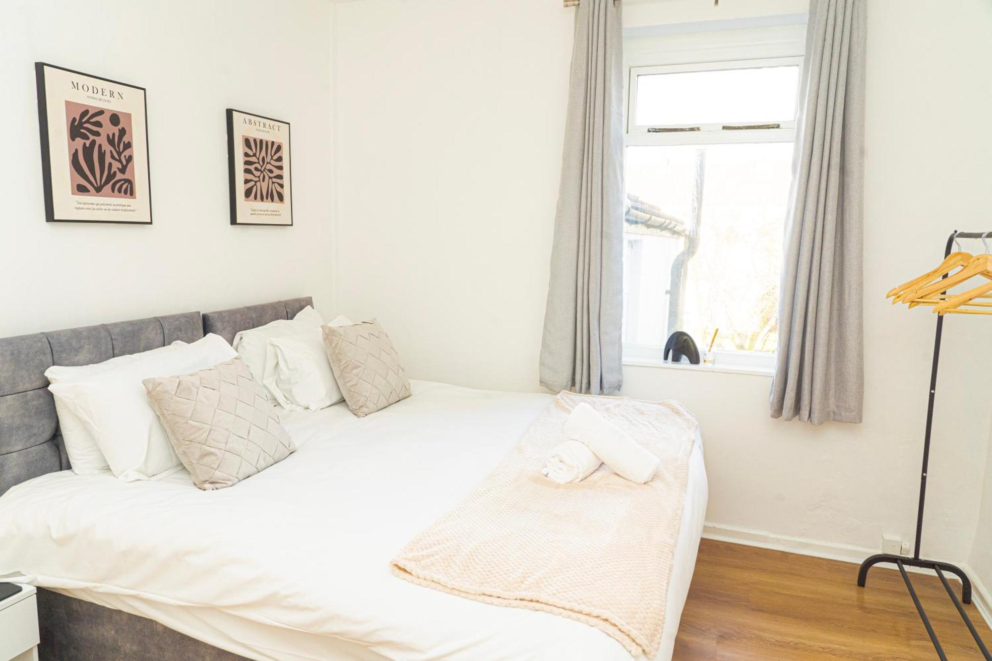 Mideyah Stays - 3 Bed Comfy House カーディフ エクステリア 写真